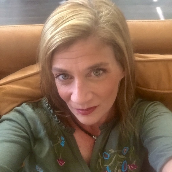 Meet your Posher, Jodie - Picture 2 of 8